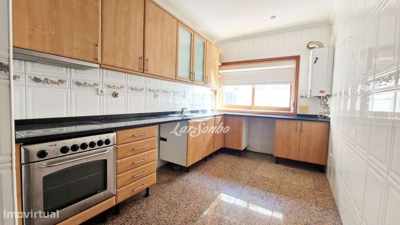 T2 com Garagem Fechada e Terraço no centro de Vila do Conde - Grande imagem: 3/23