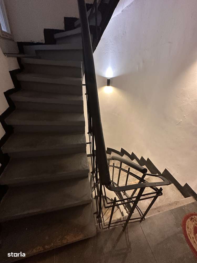 Apartament 2 camere - baie si bucatarie separate, singur pe etaj.-1