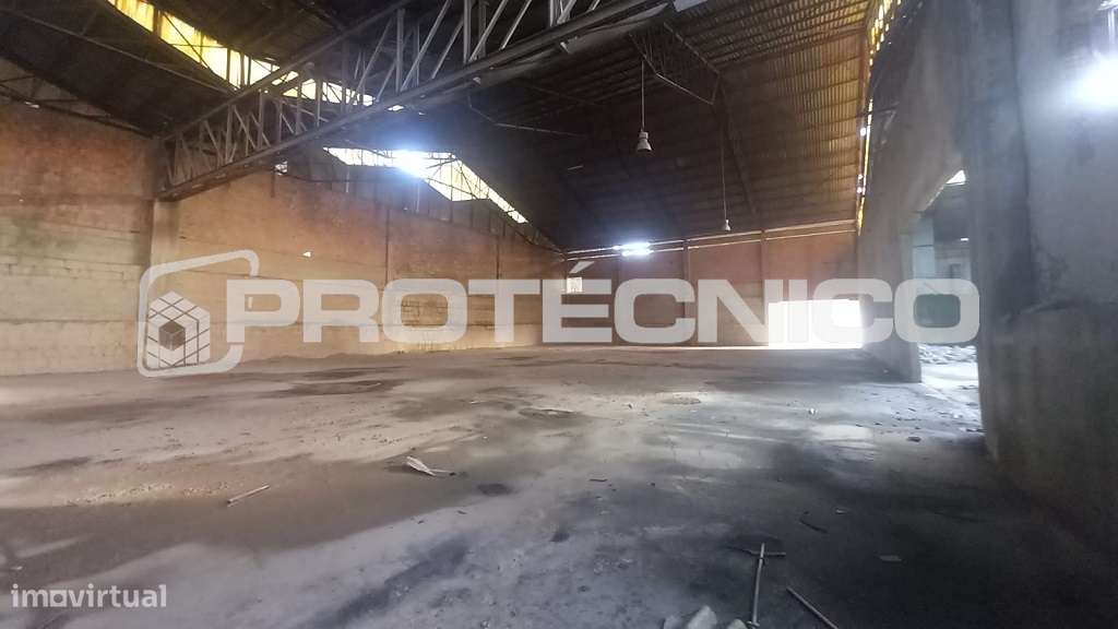 Armazém Industrial - 16.500m2 - Centro País-25