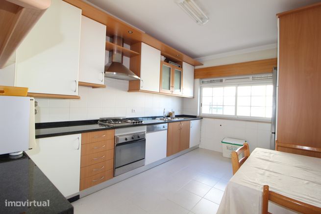Apartamento com 4 assoalhadas situado no centro de Mem Martins-4