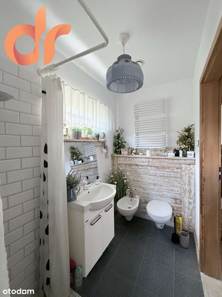 Mały dom w Przyjaźni z pięknym ogrodem-8