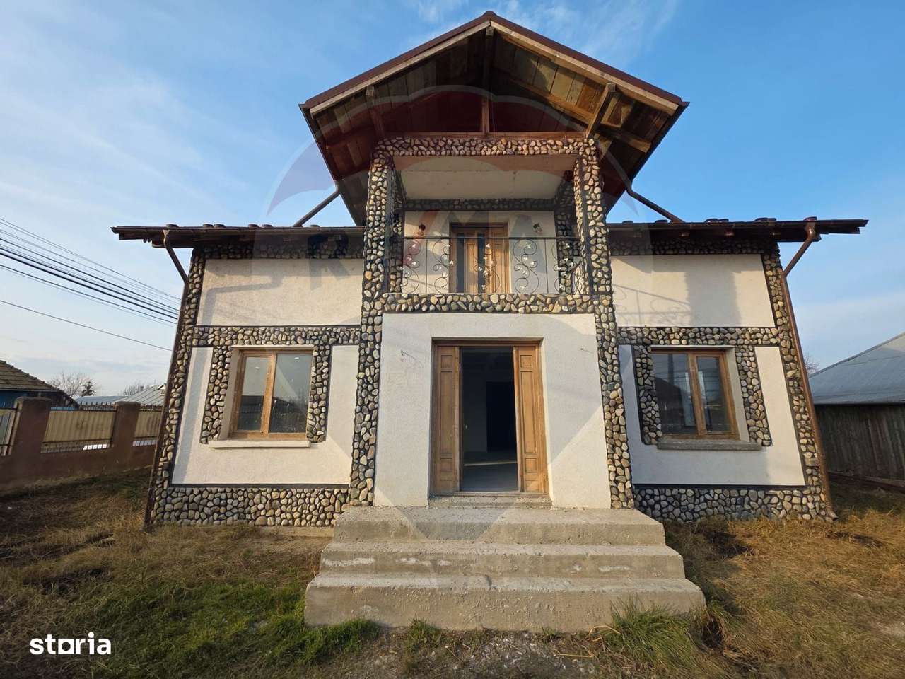 Casă P+M de vânzare - zona Izvoare, Ideală pentru business/locuit - Imagine principală: 4/20