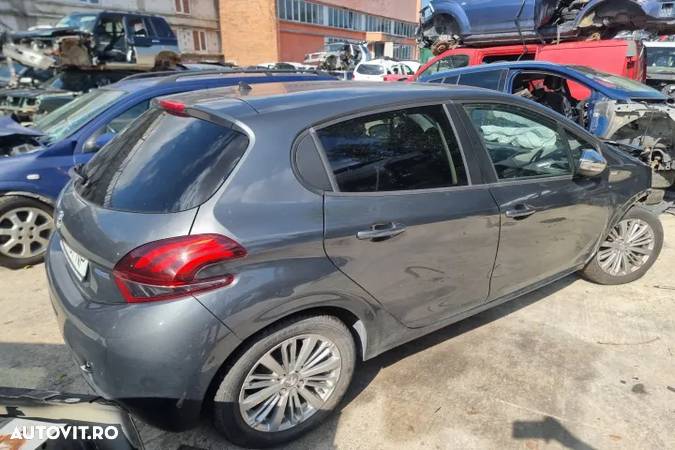 bara spate armatura haion portbagaj stop tripla stanga dreapta  ceasuri de bord carenaj stanga dreapta fata spate macara geam planetara Peugeot 208 facelift, an 2016, motor 1.2 VTi HMZ (EB2F) 82cp,  dezmembrez - 1