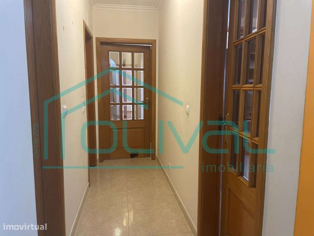 Apartamento T3 com parqueamento e arrecadação na 2ª Fase da Qta. Pi...-8