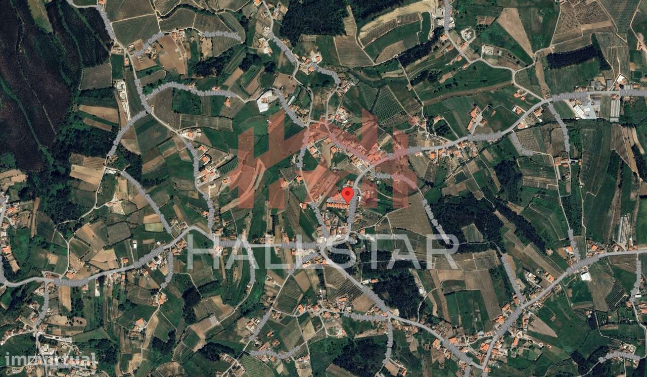 Moradia T4 / Jardim e Garagem / Cela-49