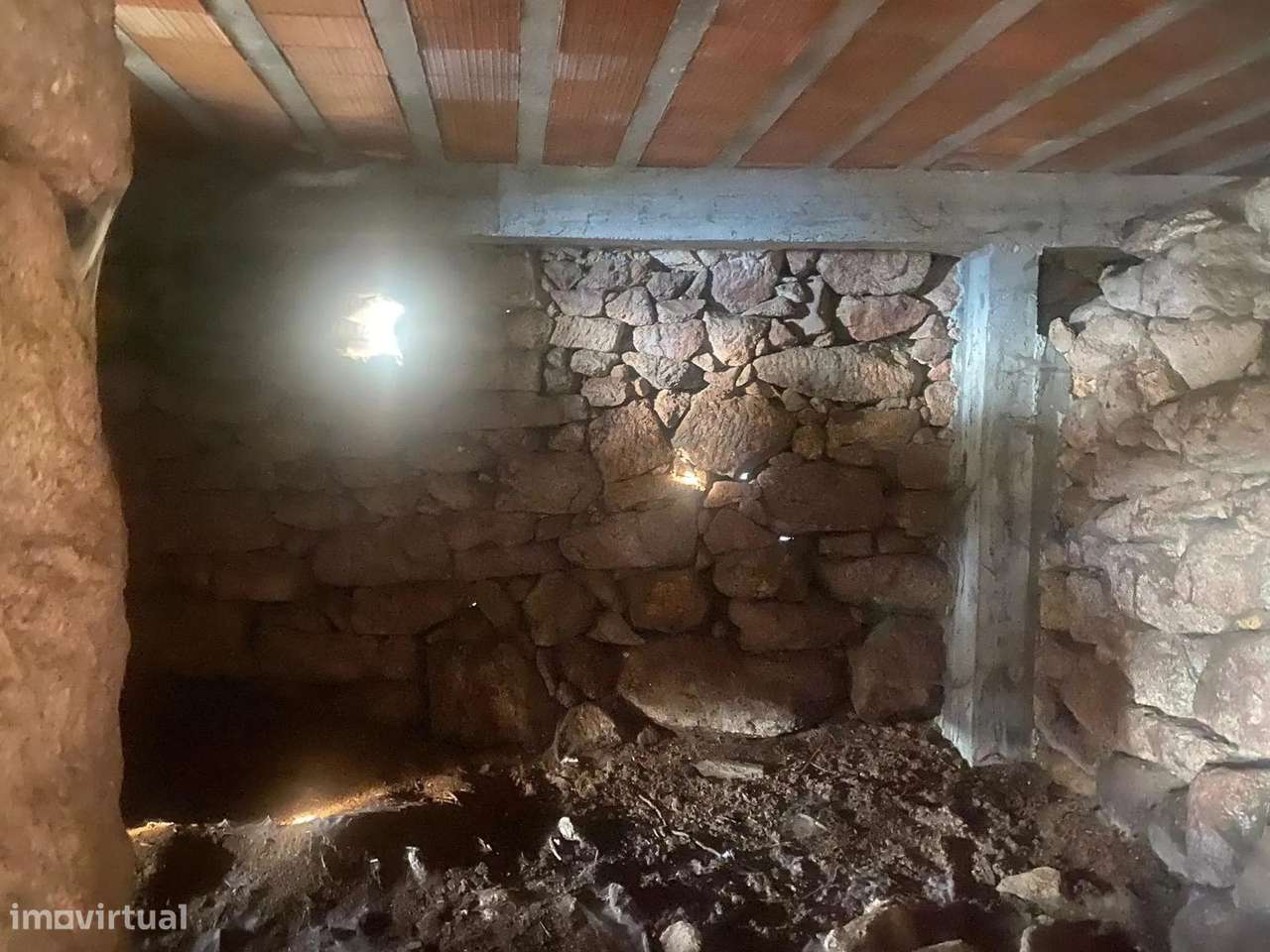 Moradia em Pedra de 1917 para Restauro | Lindoso, Ponte da Barca-9