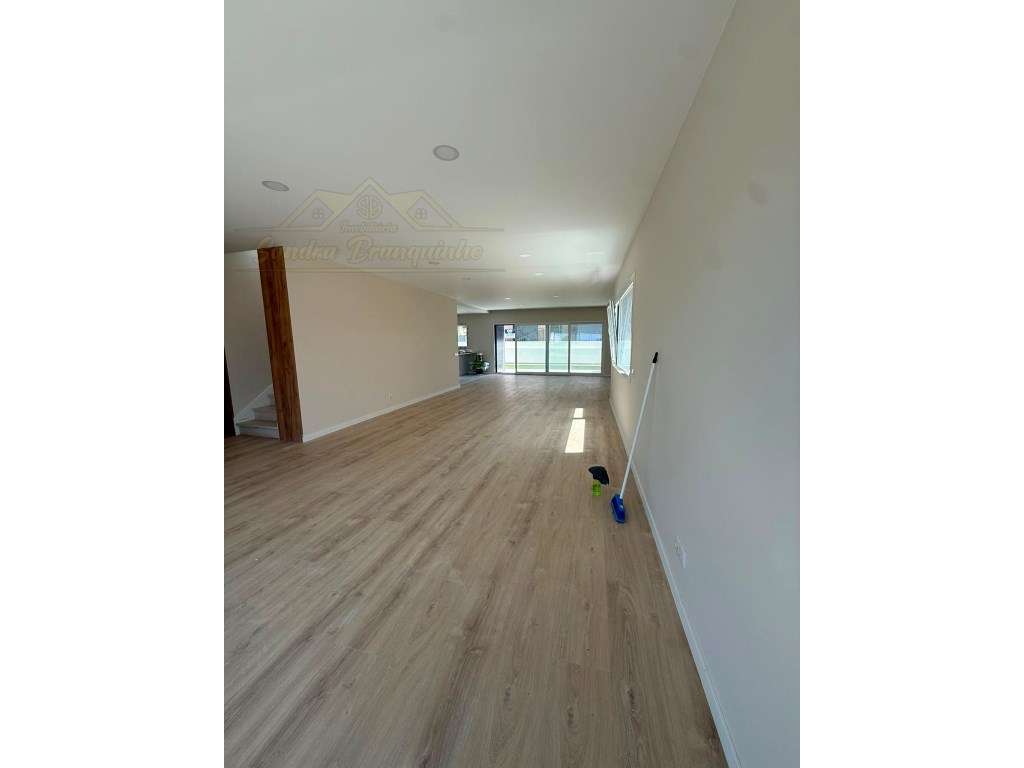 Moradia T5(NOVA) com Piscina-9