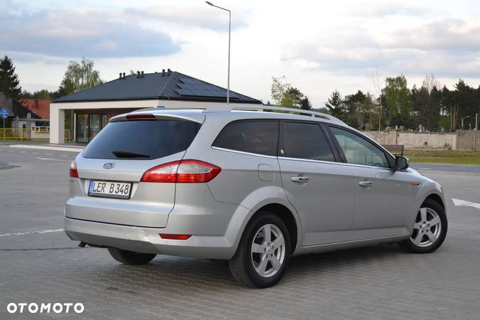 Ford Mondeo Turnier 2.0 Ghia - 25