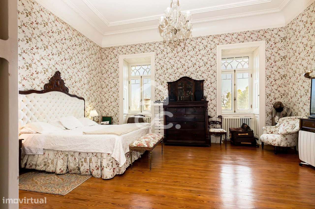 Palacete de inspiração neoclássica francesa com jardim botânico de Jea-29