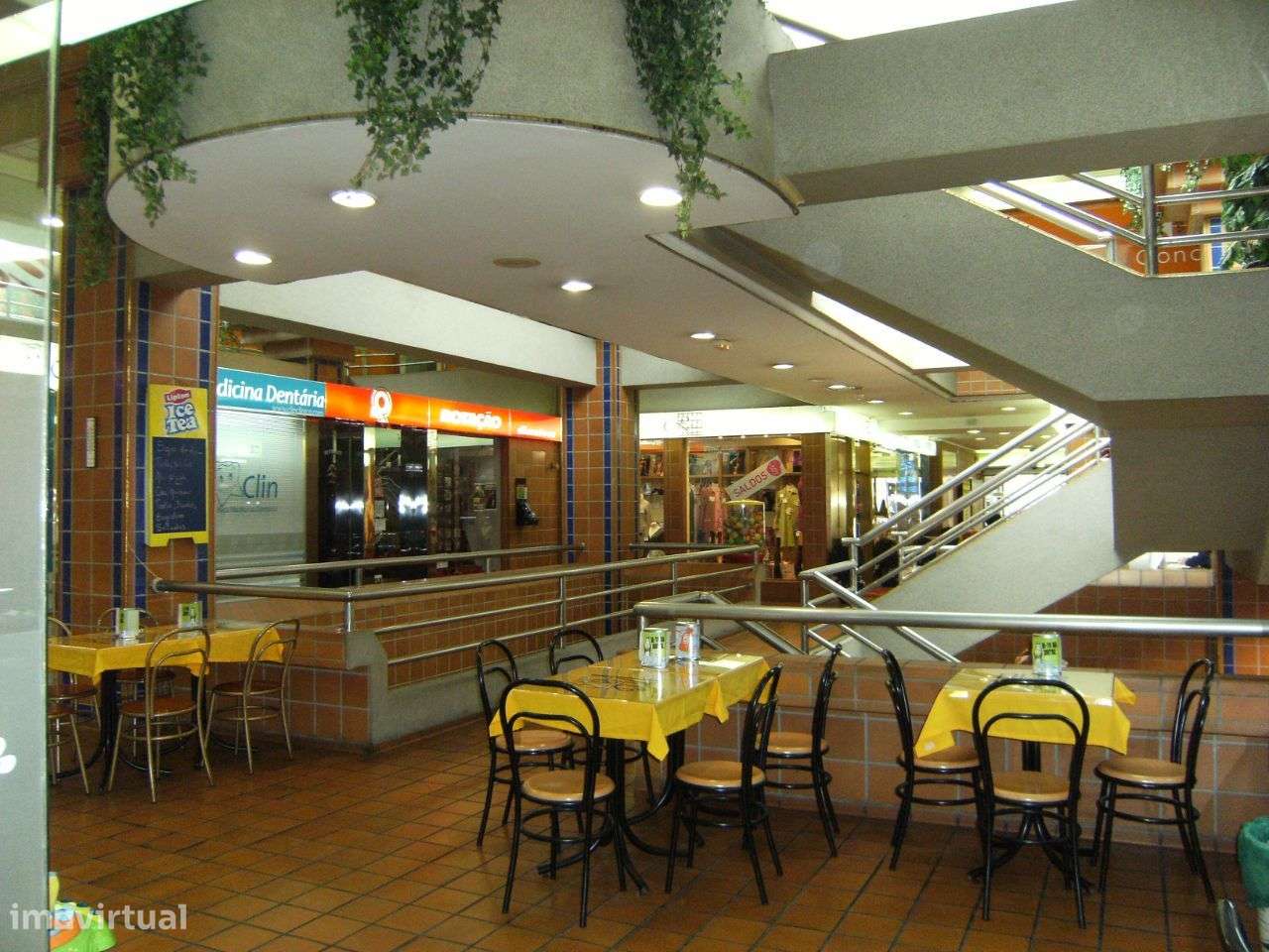 Garagem/Parqueamento nas Galerias Parede Plaza, centro da Parede-9