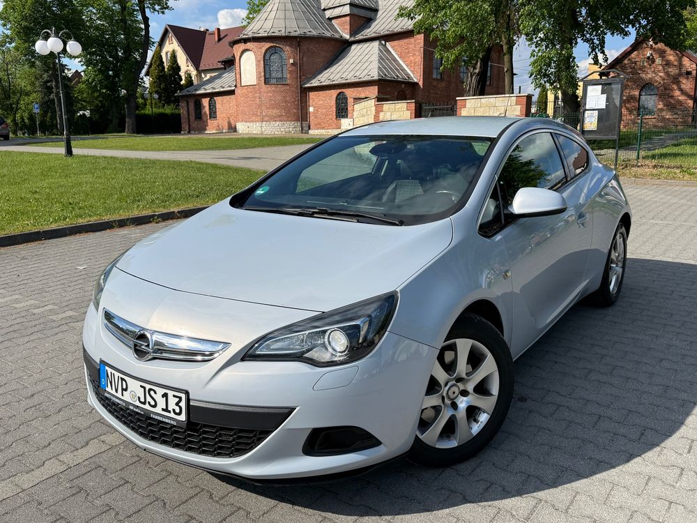 Opel Astra J 1.4 Turbo Innovation 2012
