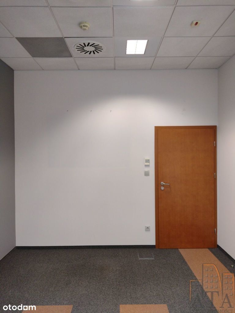 Pokój biurowy w komfortowych warunkach [15,5 m2]