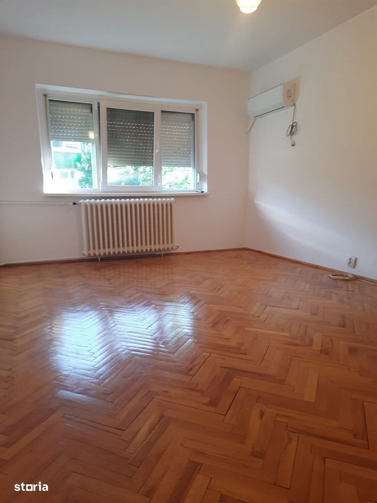 Apartament de vanzare Pb mare 2 camere zona Decebal Simion Barnutiu