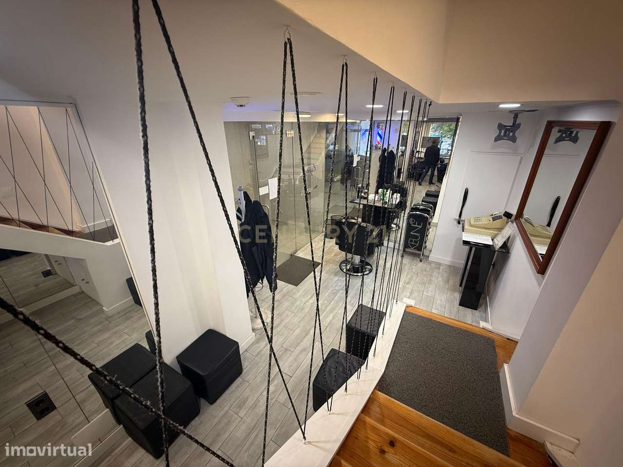 Loja totalmente equipada  – Santo António dos Cavaleiros-25