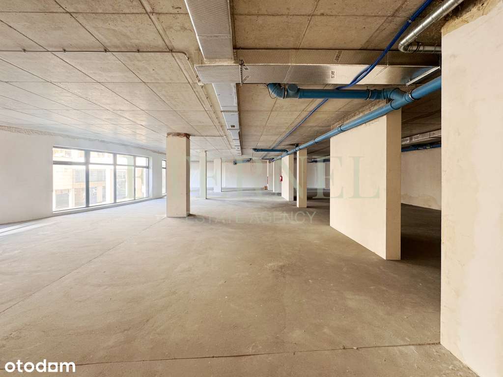 Inwestycyjny lokal z pozwoleniem na mieszkania-8