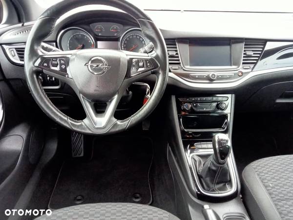 Opel Astra 1.4 Turbo Dynamic - 11