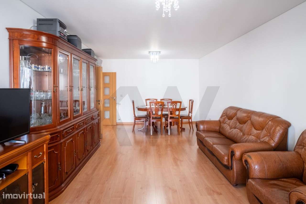 T3 com Box, Arrecadação, 3 Varandas e Vista Rio – Quinta da Piedade, 2-23