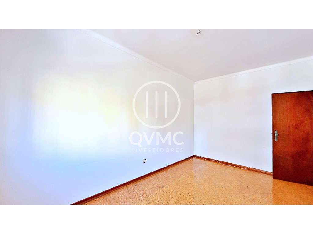 Apartamento T3 na Moita com varandas - 1º andar-11