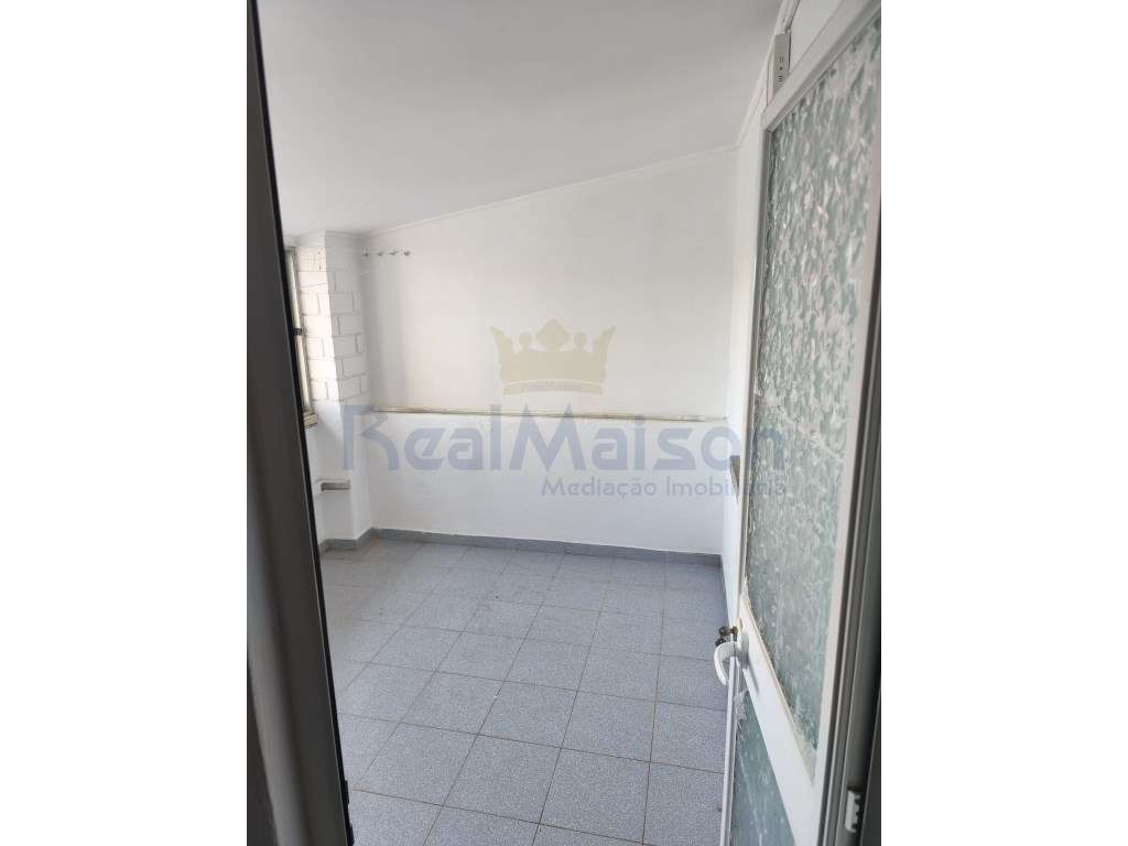 Vende-se Apartamento T4 na Amoreira - Cascais-12