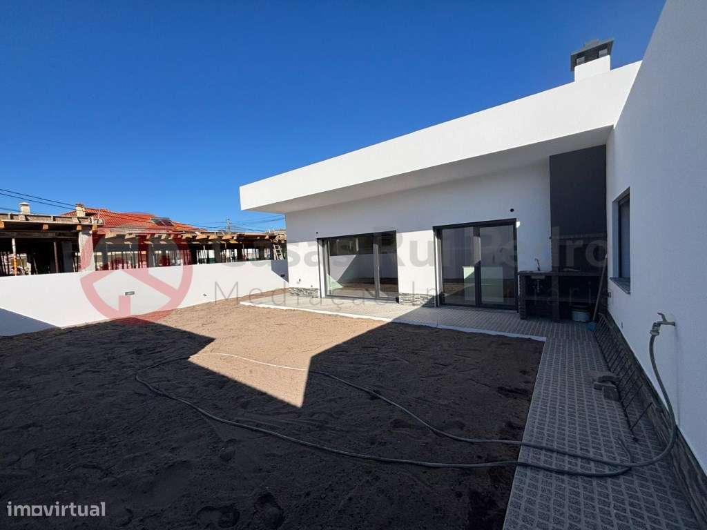 Moradia Térrea T4, Fernão Ferro - Grande imagem: 4/37