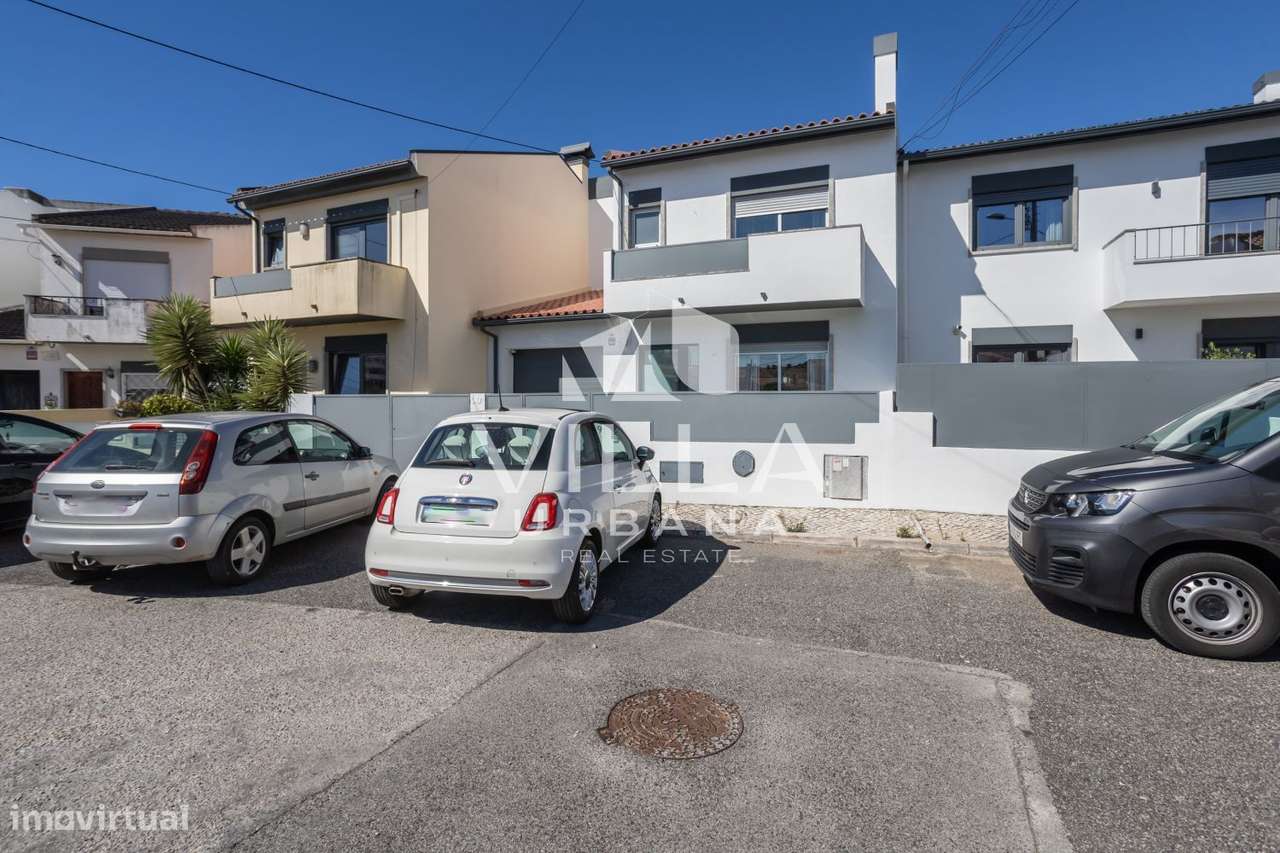 Moradia T3 com Excelentes Áreas, Garagem e Espaço Exterior em Alcabi-2