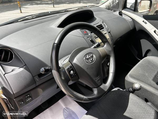 Toyota Yaris 1.0 VVT-i Sol+AC - 19