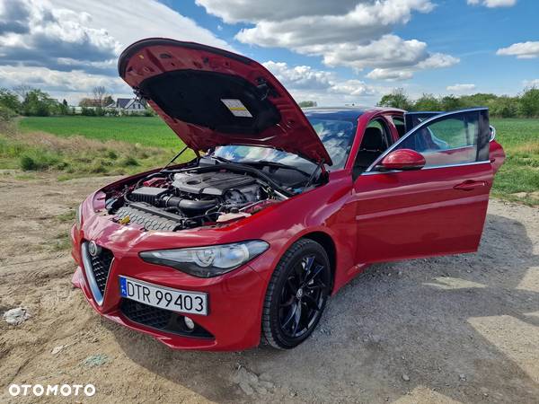 Alfa Romeo Giulia 2.0 Turbo 16V AT8-Q4 Ti - 23