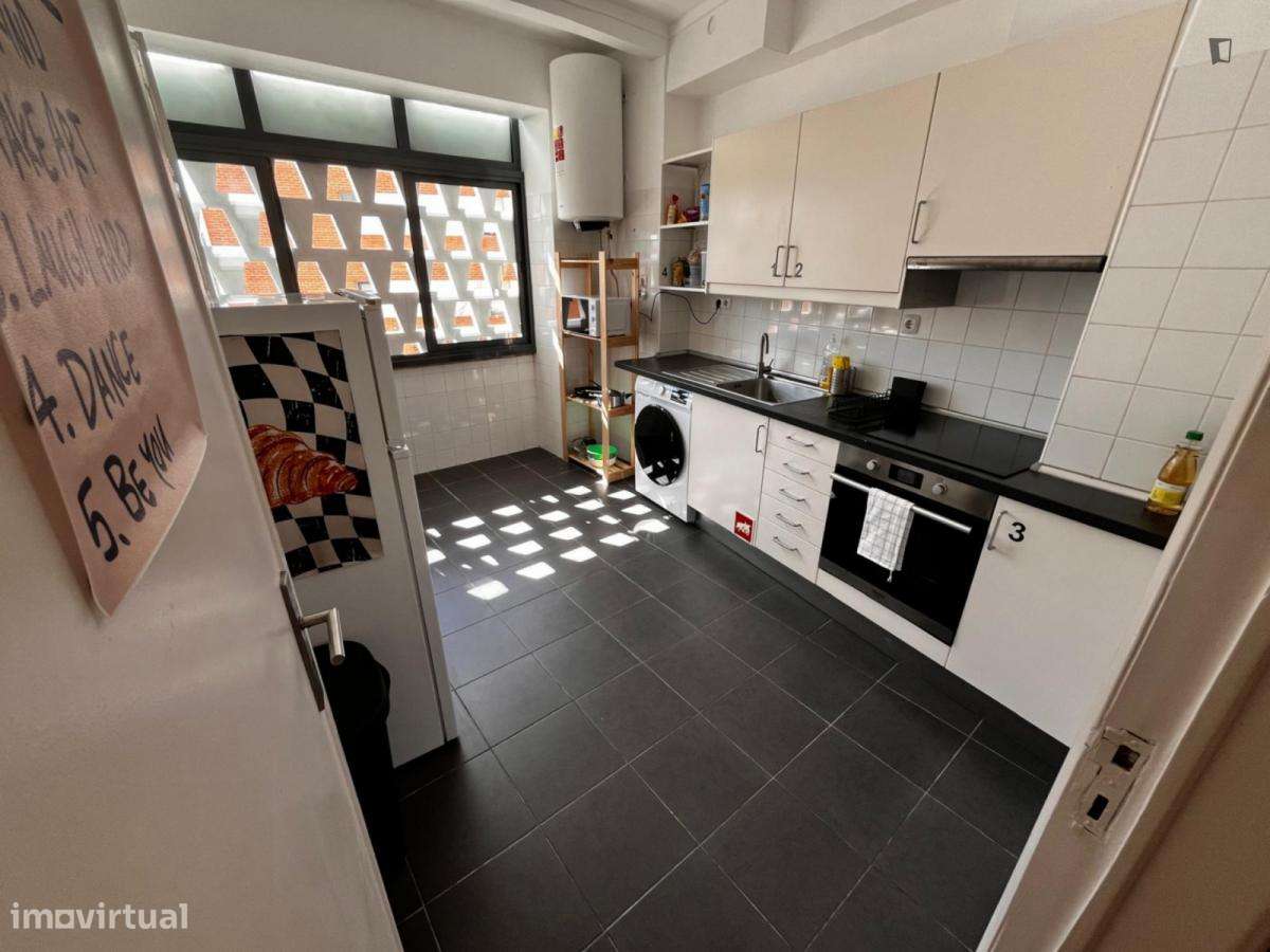 Quarto - localizado em Entrecampos Lisbon - Grande imagem: 3/10