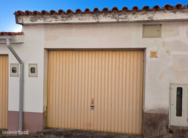 Garagem em Tábua