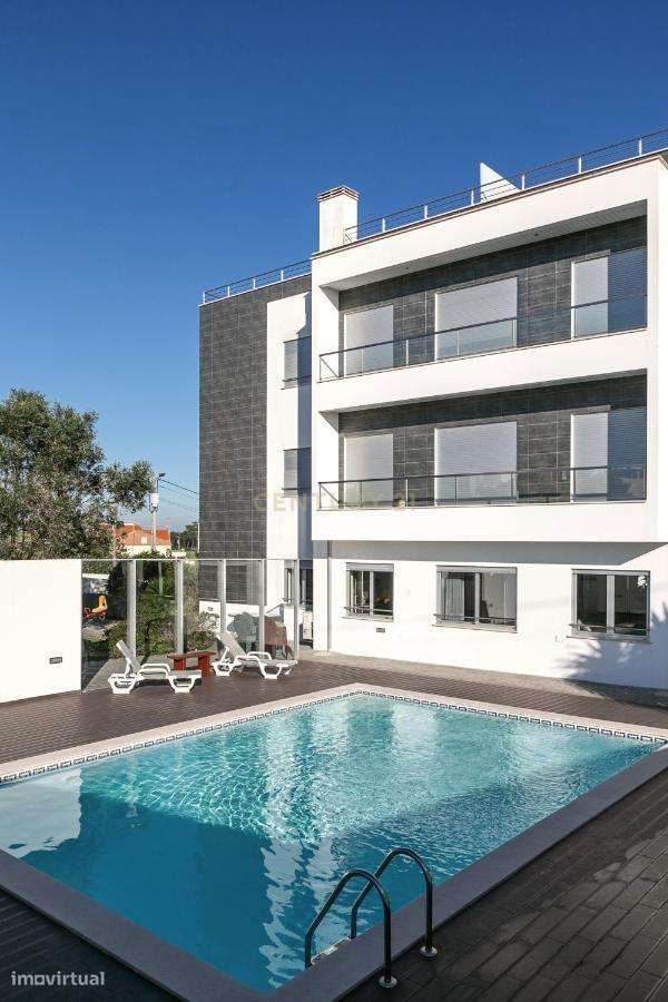 Apartamento T2 bem localizado na Nazaré com piscina e garagem. - Grande imagem: 2/28