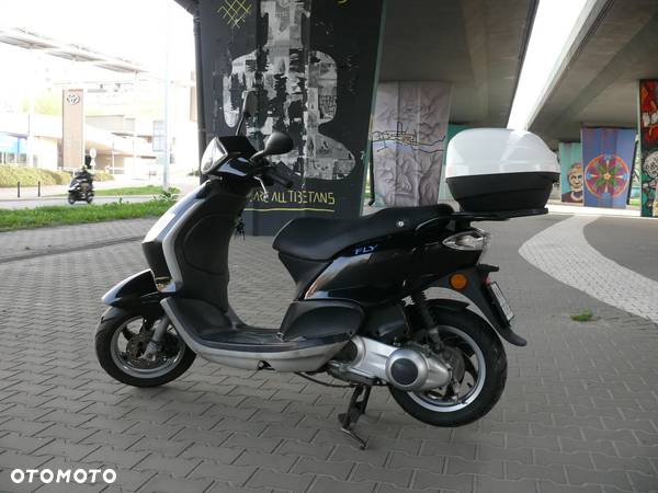 Piaggio FLY - 2