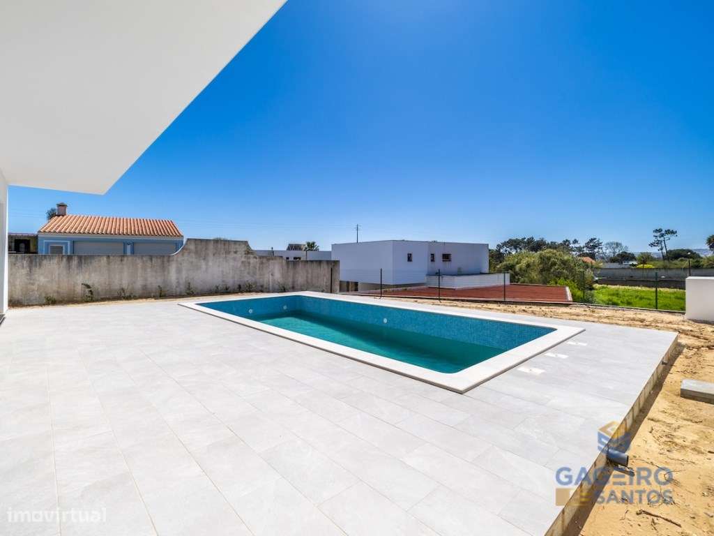 Moradia T4 com piscina, nova e pronta a habitar a 4 km da baía de S...-49