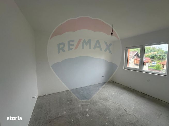 Apartament  de vânzare cu 5 camere, în apropiere de Băile Cojocna-3