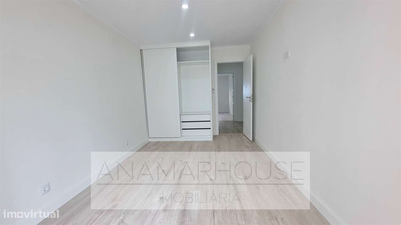 T3 Remodelado com varandas na Amadora, Mina De Água-6