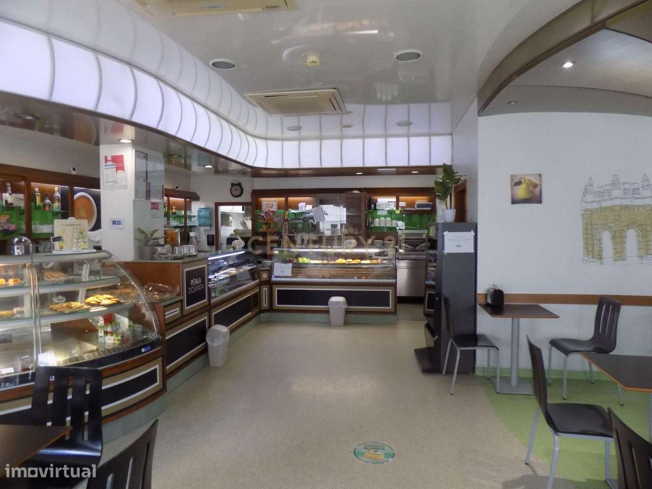 Pastelaria na zona histórica de Torres Vedras - Grande imagem: 4/16