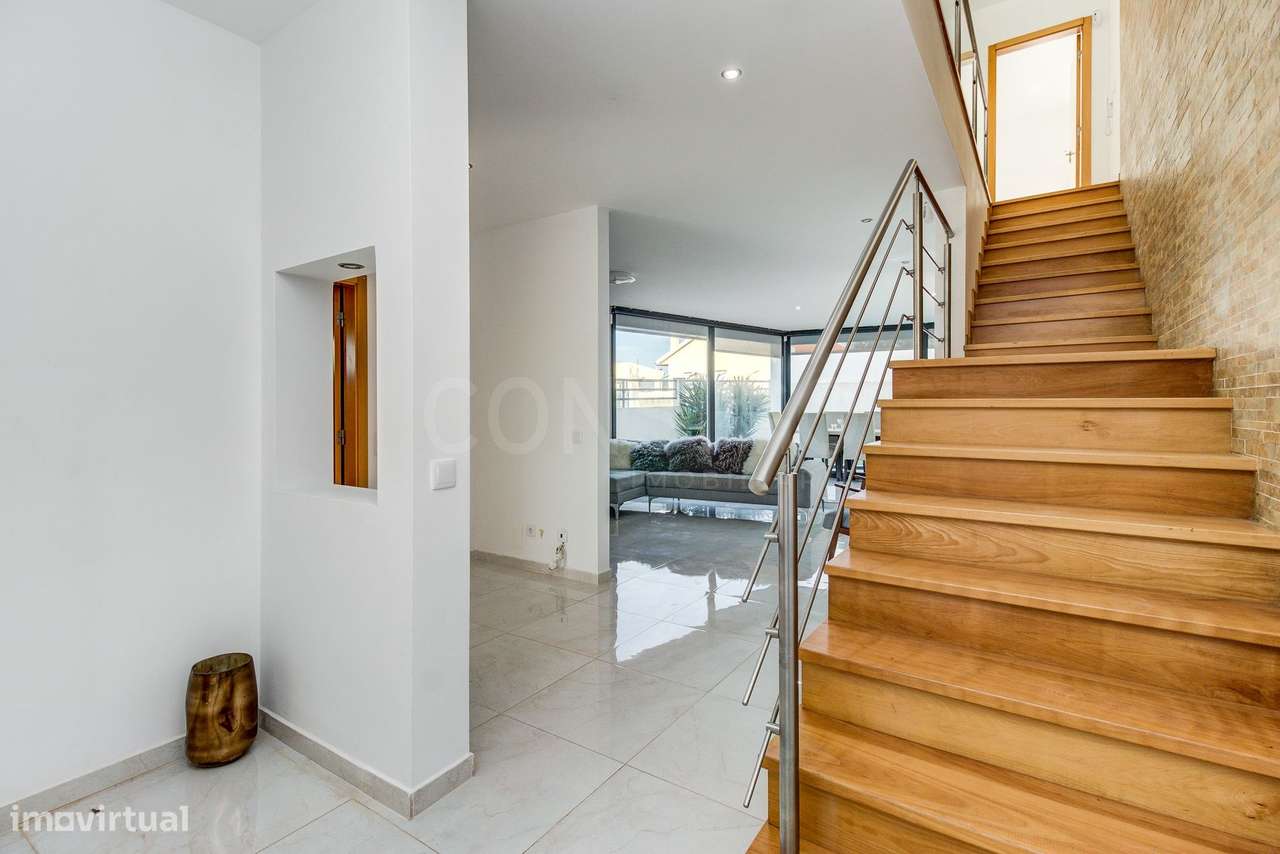 Moradia com 170 m², jardim, zona de barbecue e estacionamento para dua-15