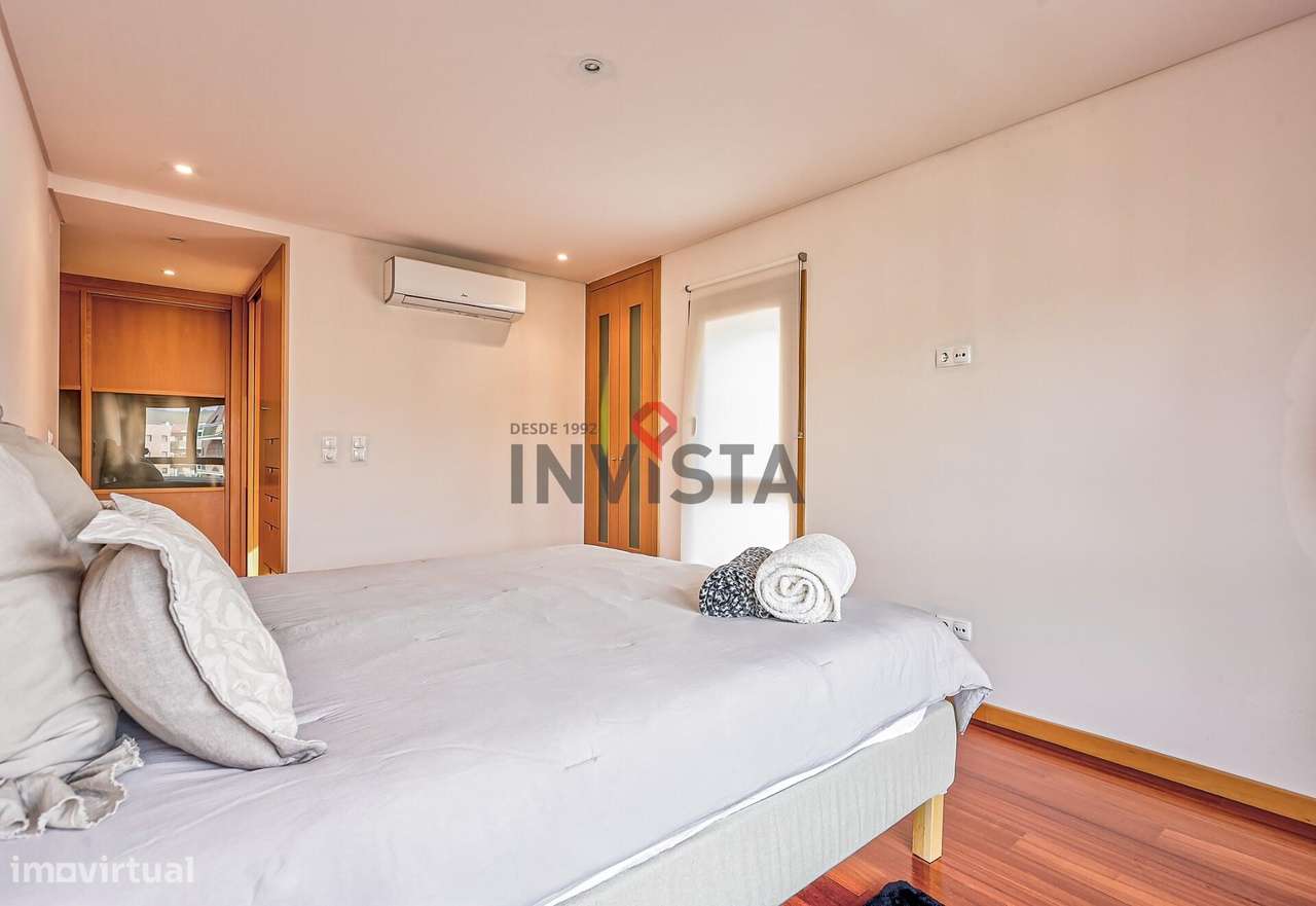 T3 com varanda e box dupla na Urbanização da Malvarosa-22