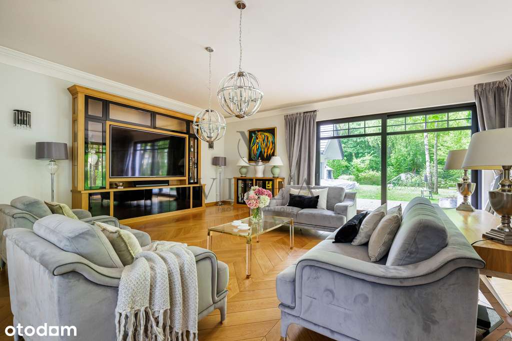 Dom W Stylu Angielskim Z Basenem Przy Lesie - Pełny obrazek: 4/16