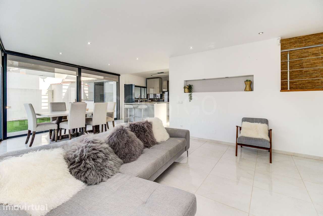 Moradia com 170 m², jardim, zona de barbecue e estacionamento para dua-19