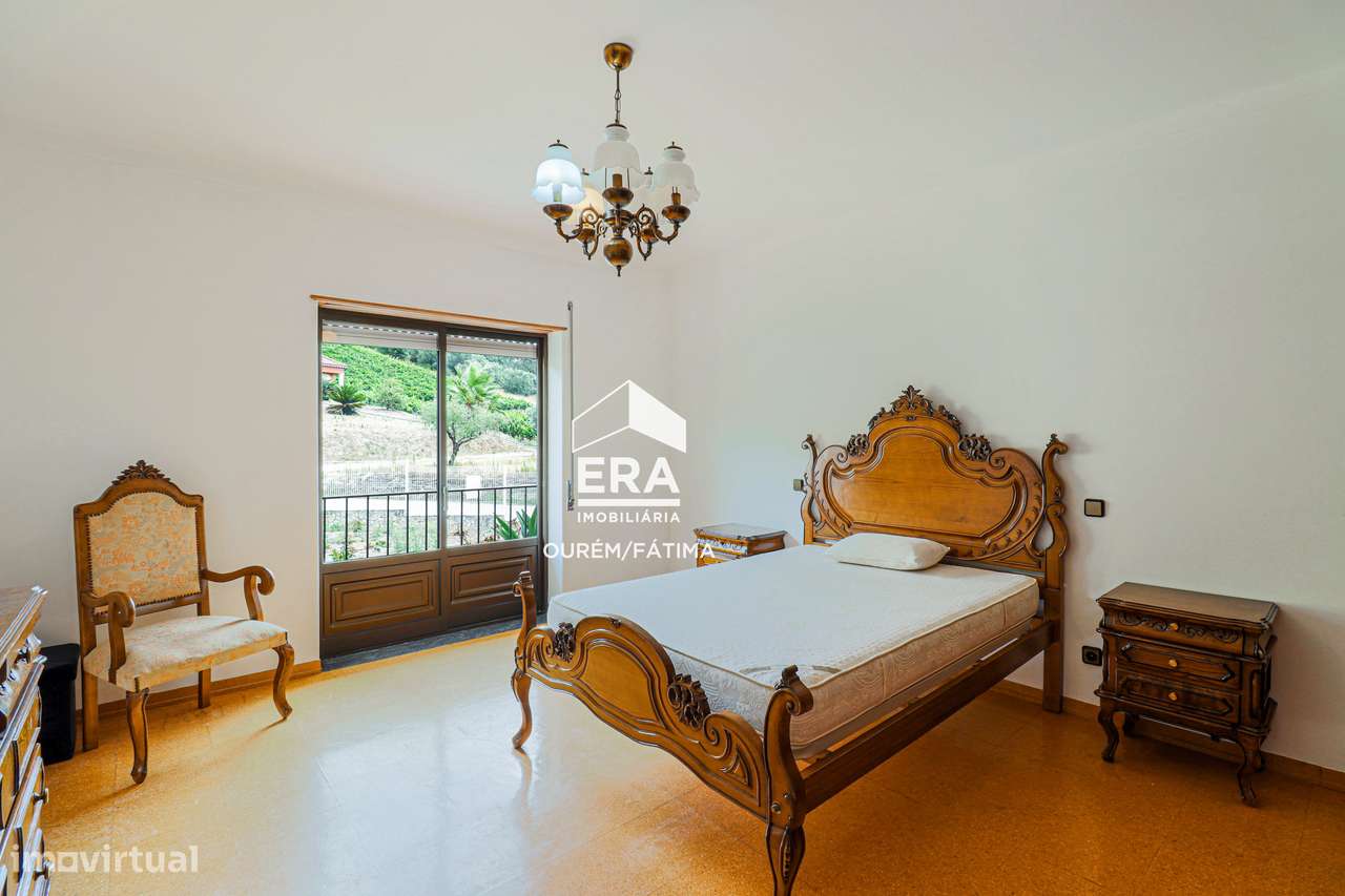 Moradia T5 no Olival, Ourém-18