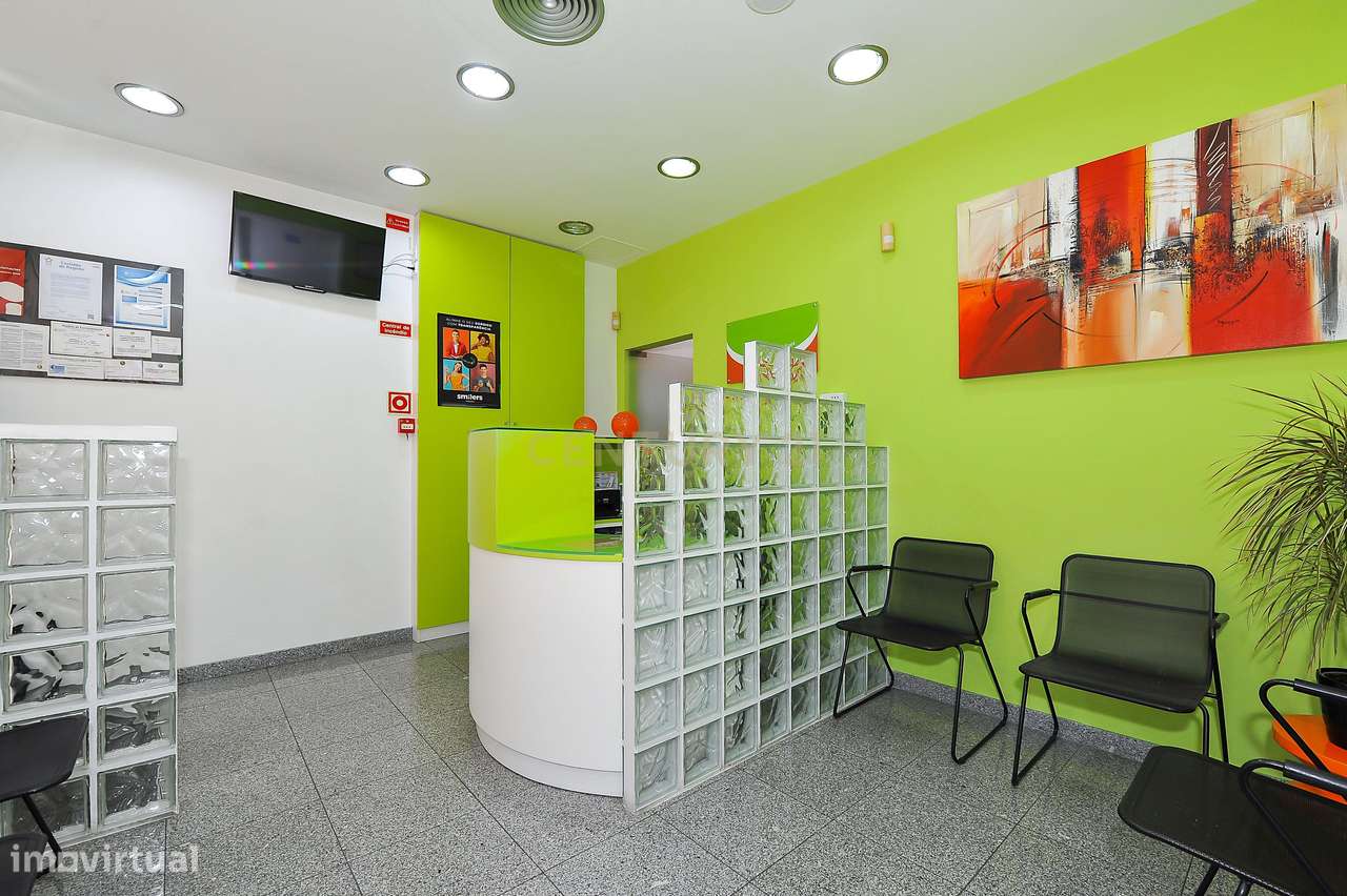 Clínica Dentária Premium | Investimento Seguro com Histórico Consolida-8