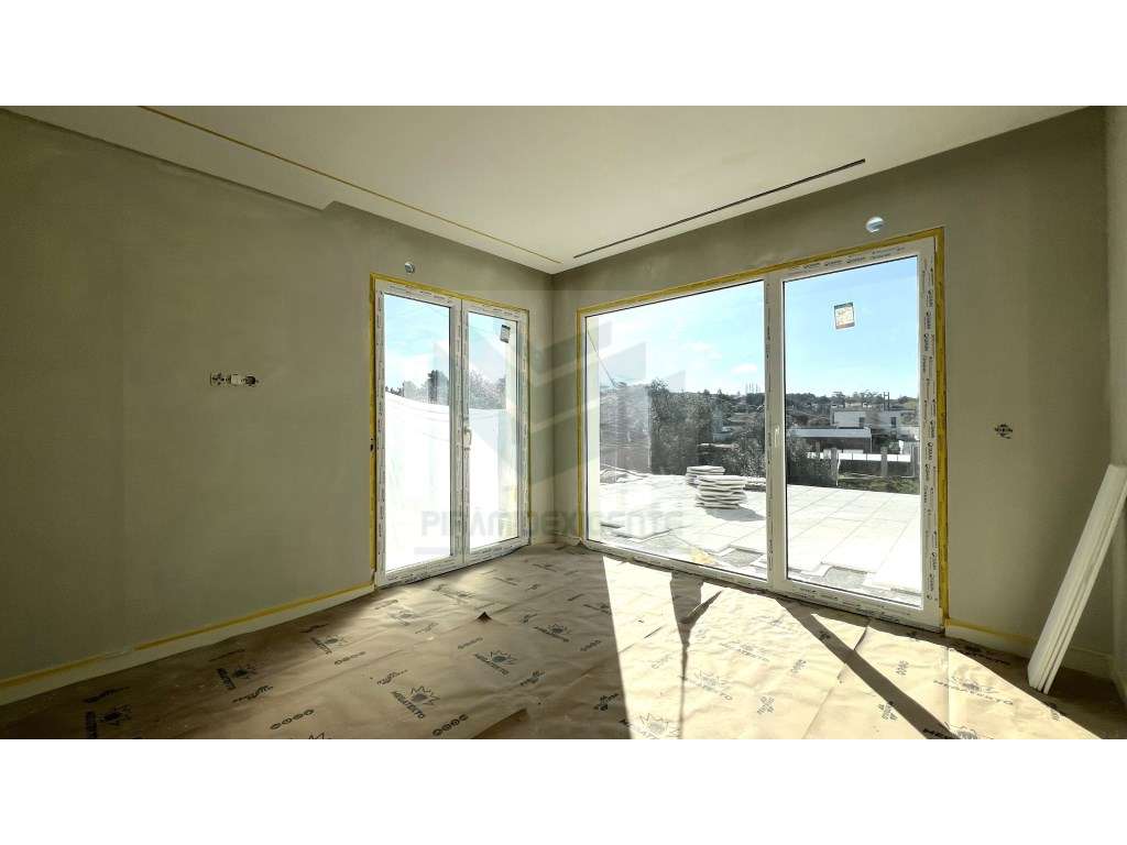 Moradia Isolada 4 Suítes, Piscina, Cave 43m2 - AZEITÃO-27