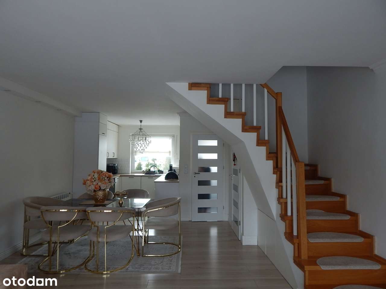 nieduży dom w ciekawym miejscu-13