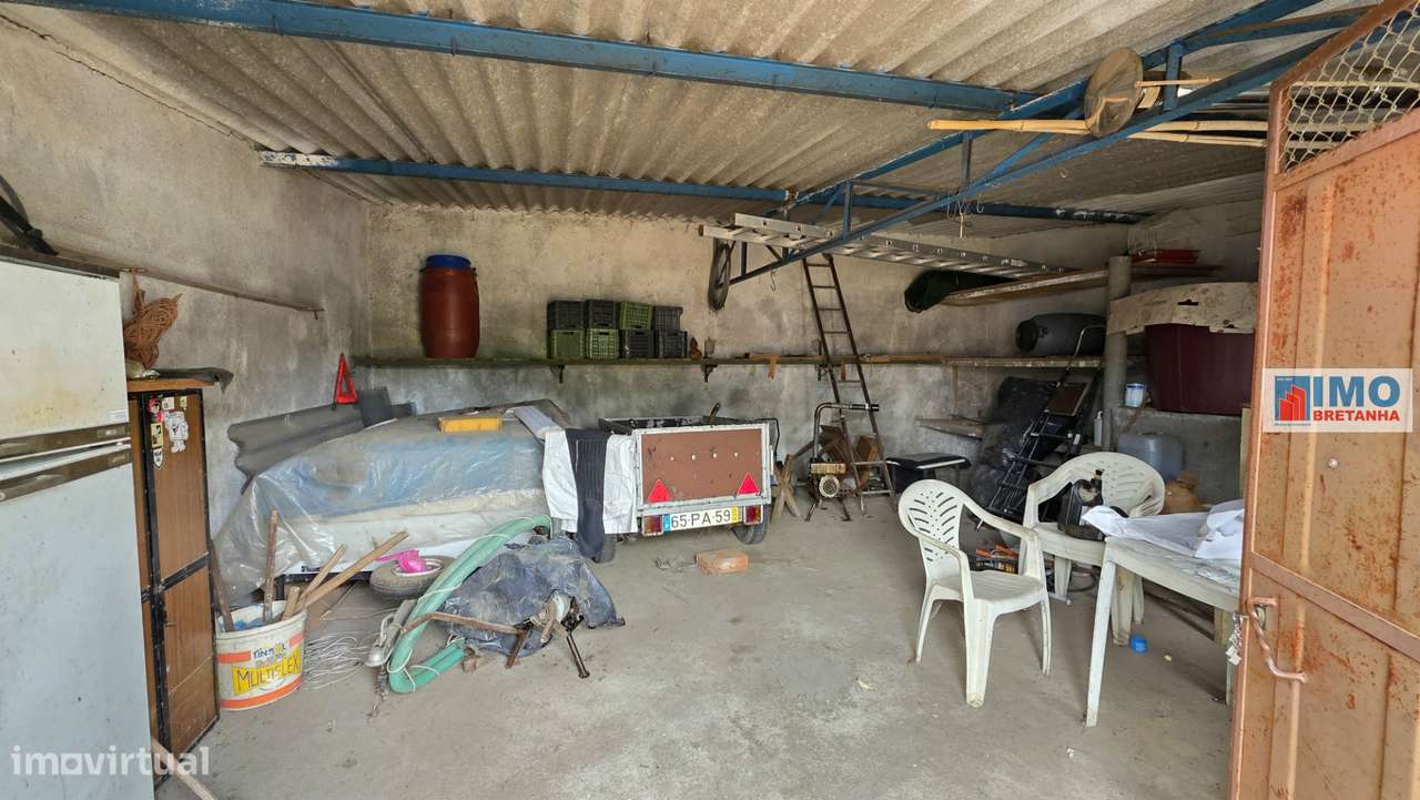 Quinta com garagem em Escalos de Cima-1