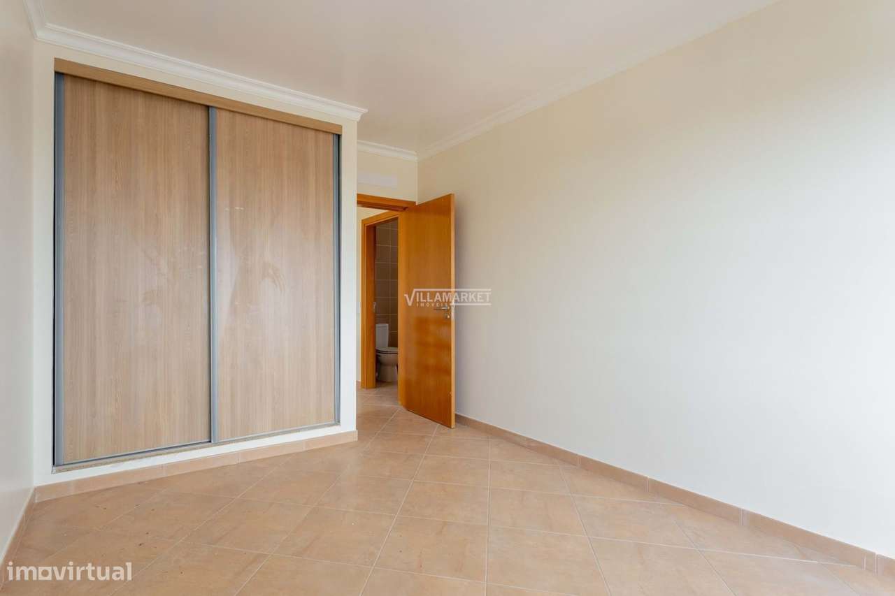 VILLA V3 composta por 2 andares com 435 m2 de terreno situada em Cotov-32