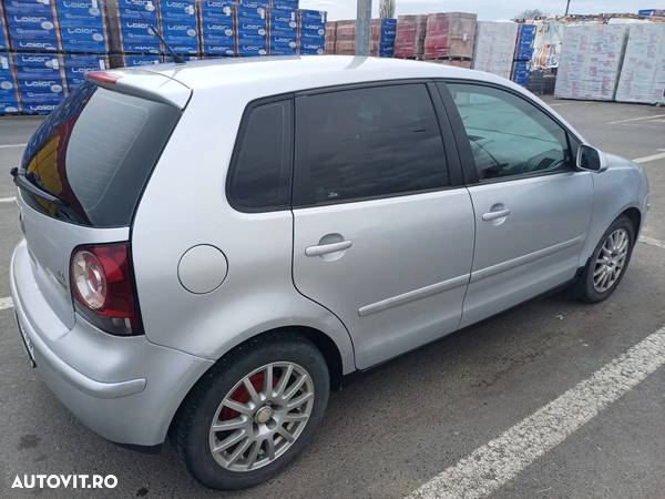 Volkswagen Polo 1.4 Attractive - 8