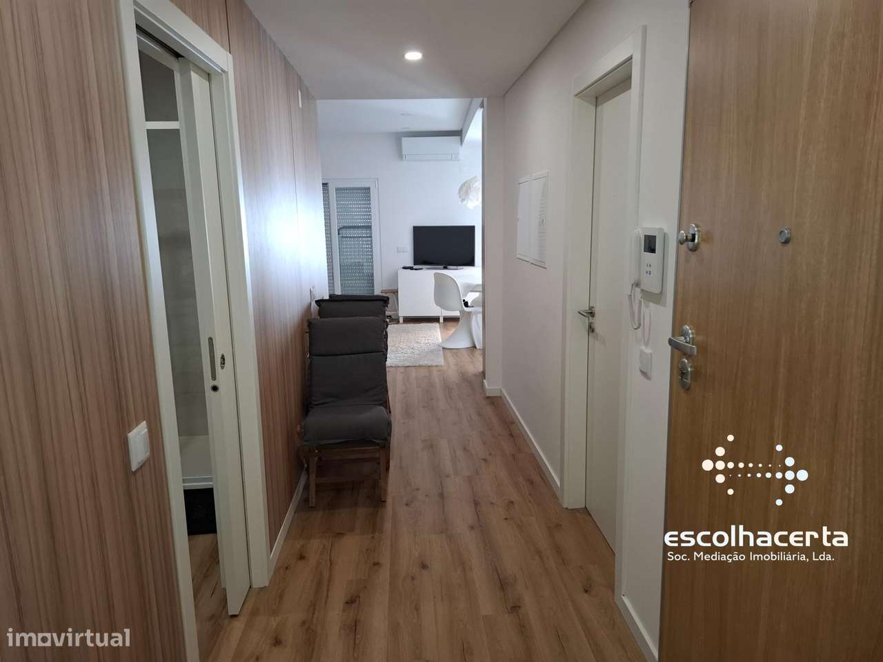 Apartamento T2 com Terraço Baixa de Setúbal-9