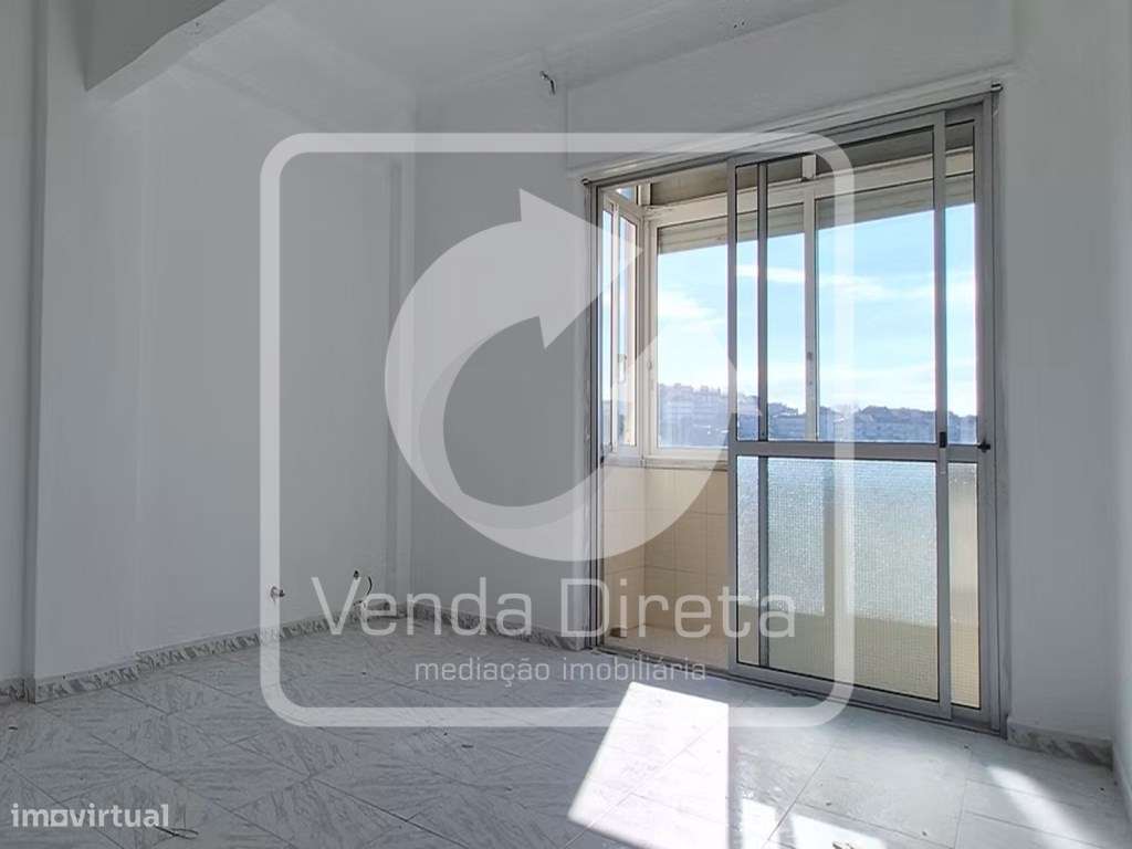 Apartamento T2 com Varandas em Agualva - Excelente Oportunidade-7