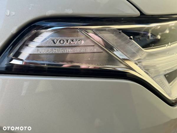 Volvo XC 90 T8 AWD Plug-In Hybrid Momentum Pro 7os - 9