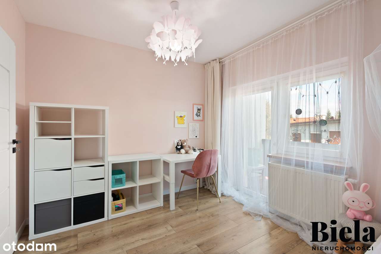 Duży dom wolnostojący 4 sypialnie + salon, garaż, piwnica, Maślice-12